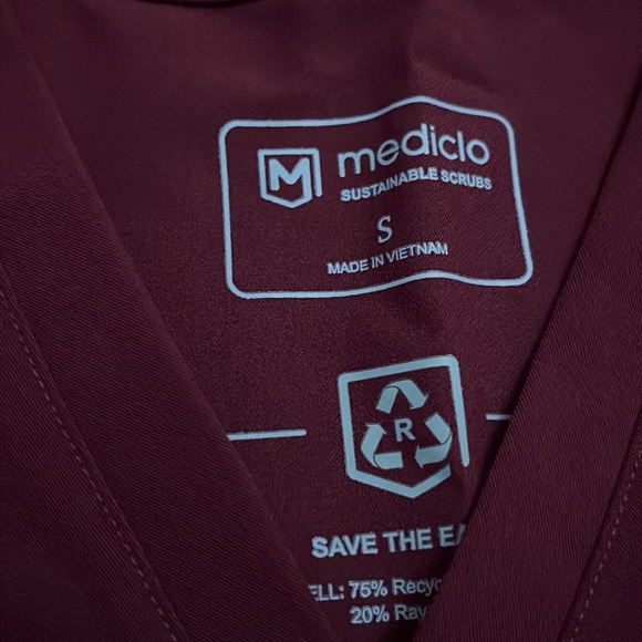 Mediclo maroon bottle edition top - Picture 2 of 2